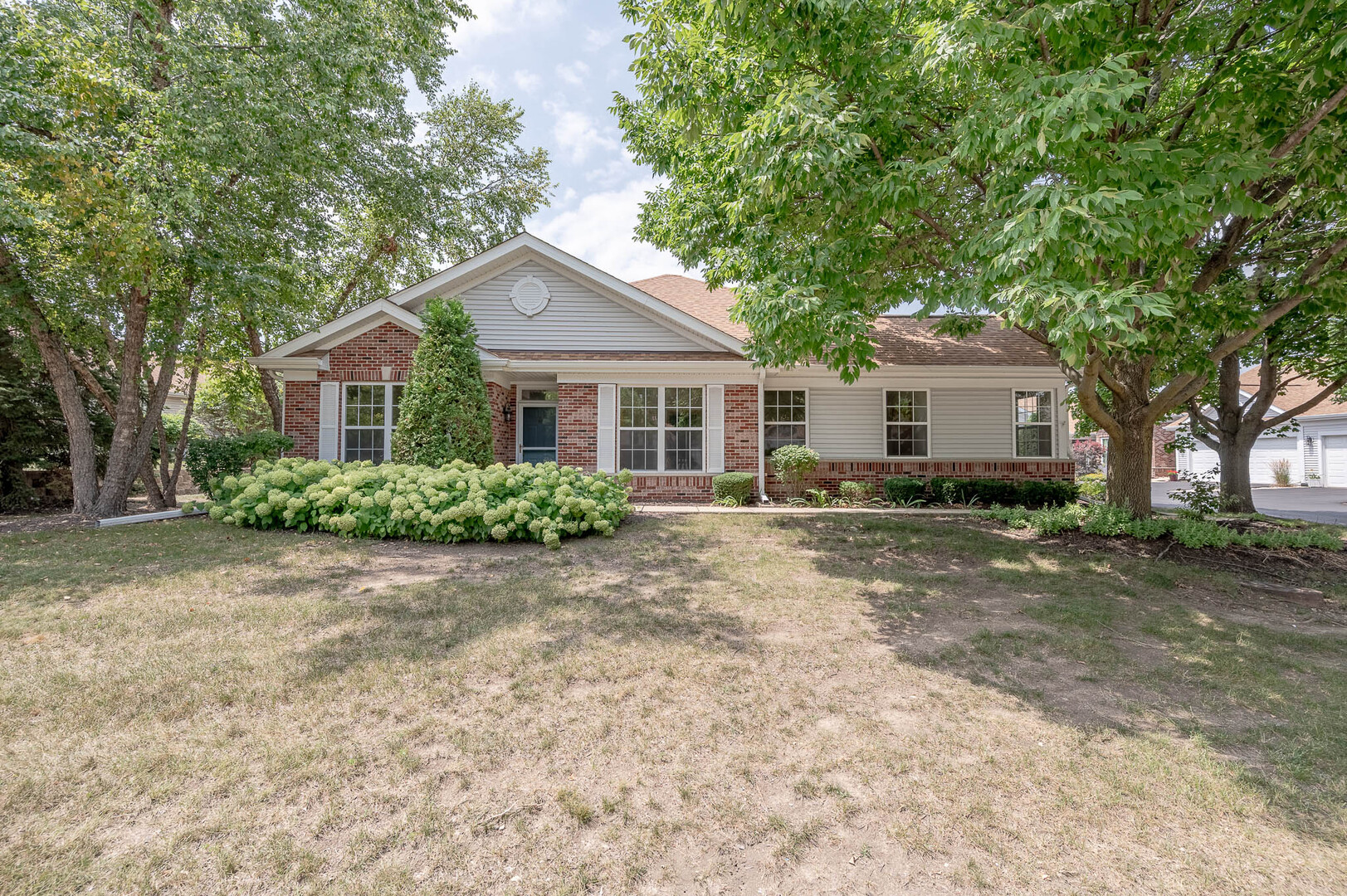 21366 W Juniper Lane Property Photo 1