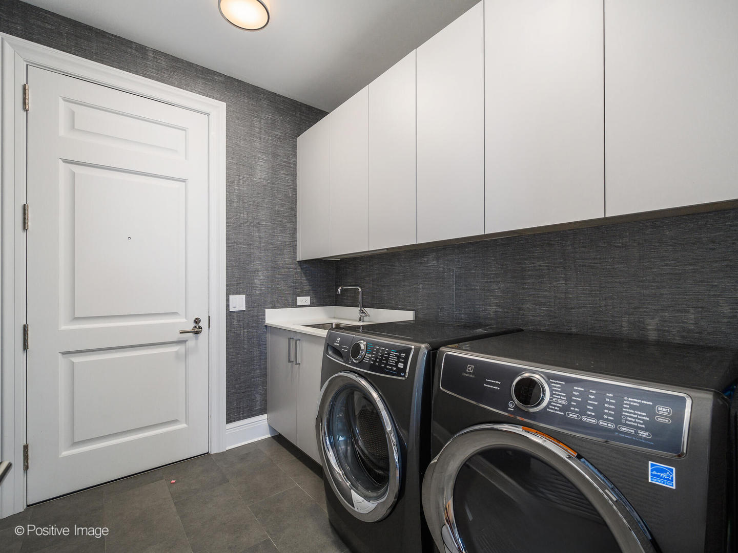451 E Grand Avenue 6012 Property Photo 26