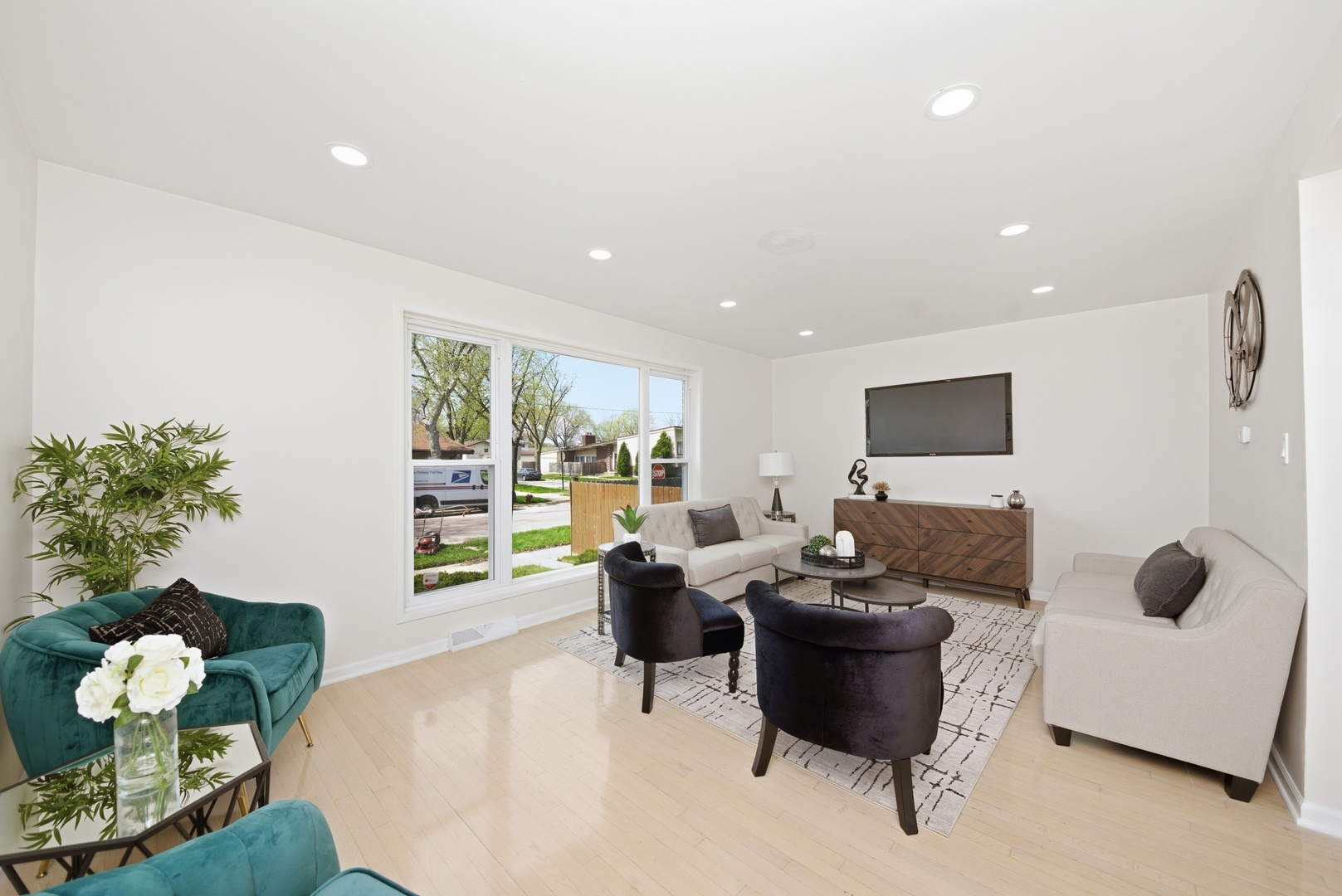 11603 S Loomis Street Property Photo 3