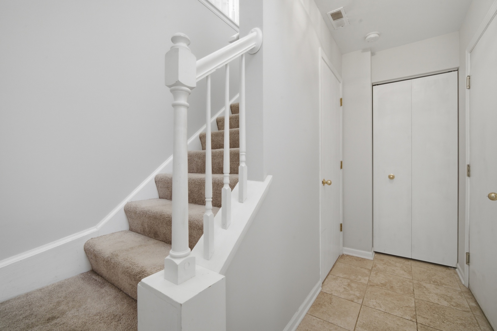 1911 N Silver Lake Road Property Photo 2