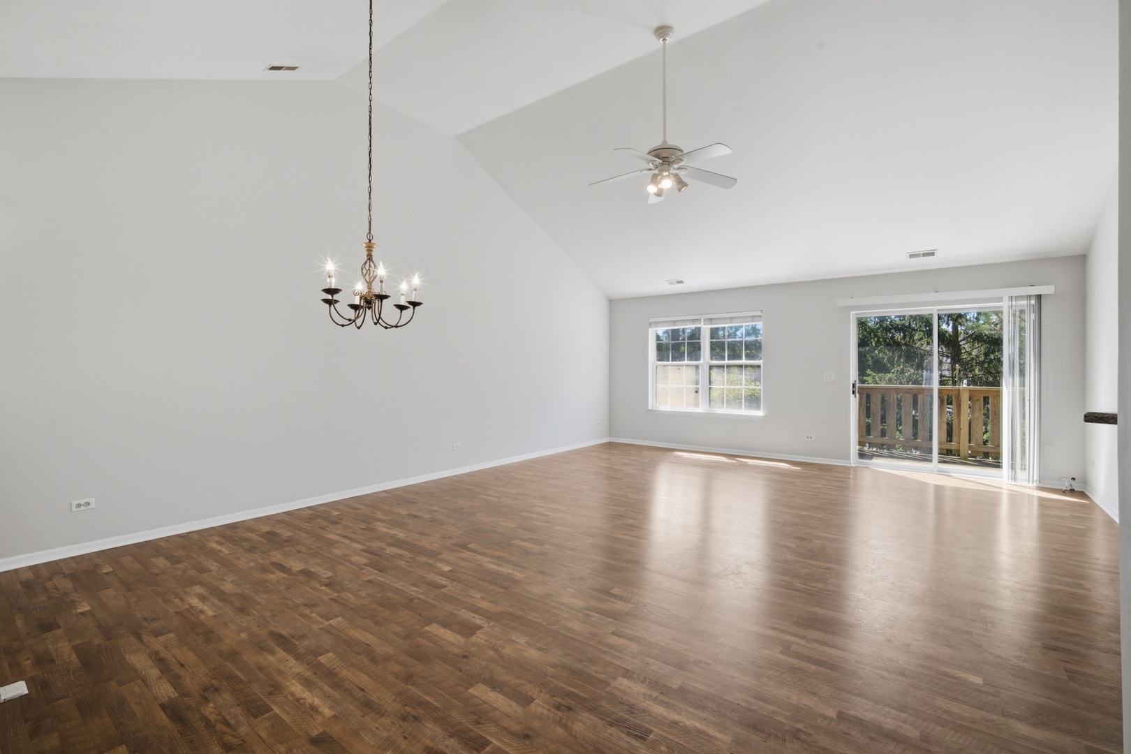 1911 N Silver Lake Road Property Photo 4