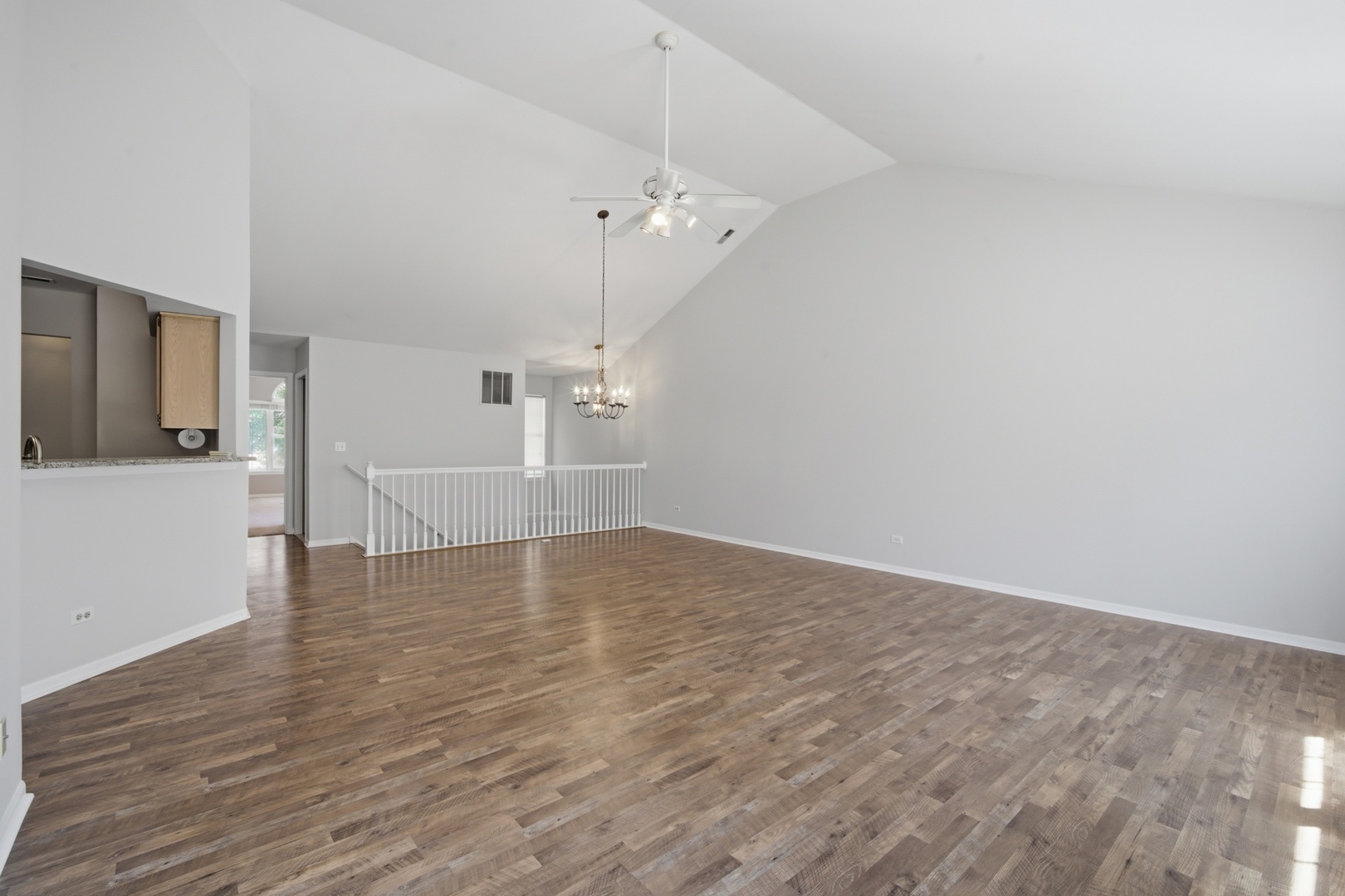 1911 N Silver Lake Road Property Photo 11