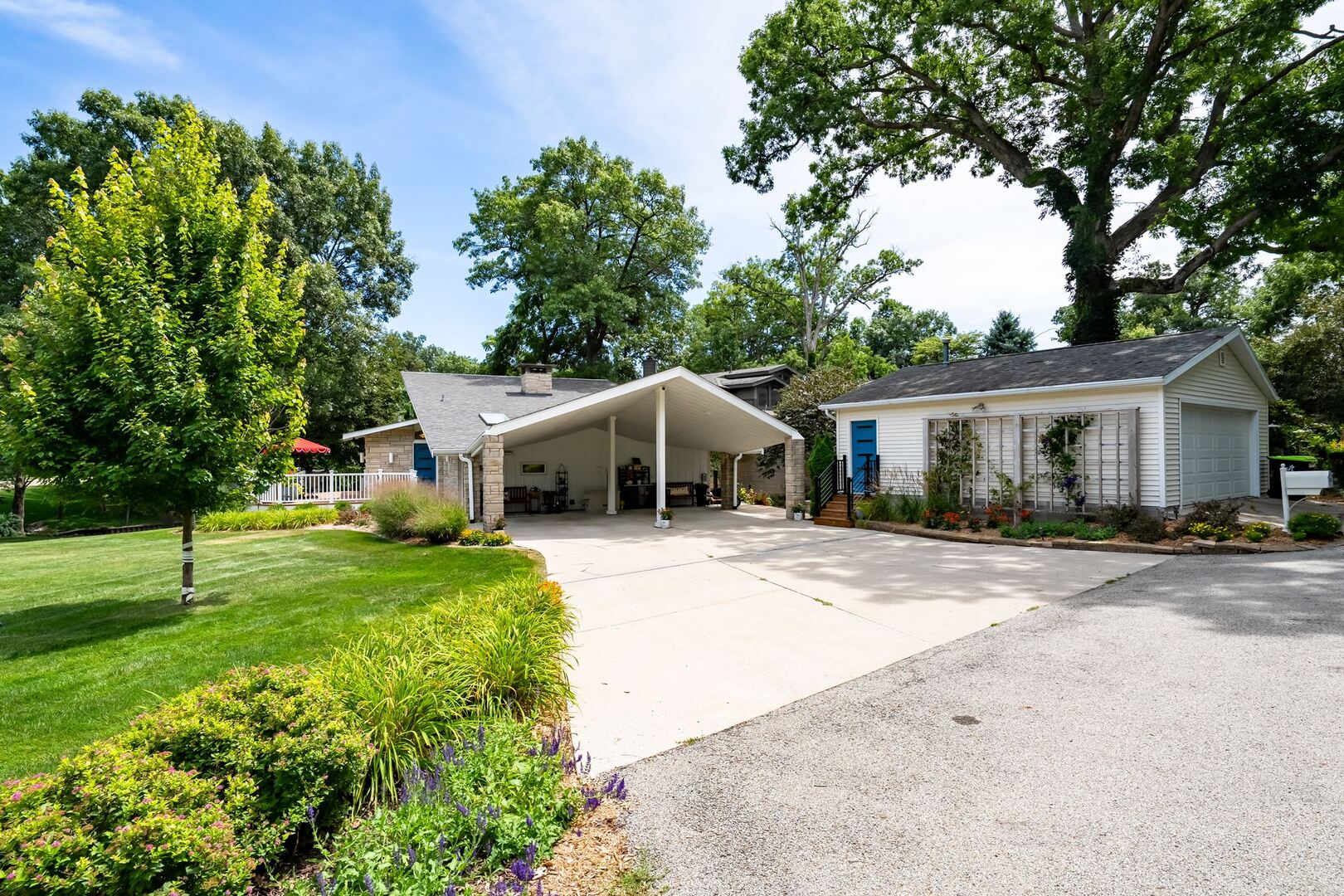 25130 Arrowhead Lane Property Photo 1
