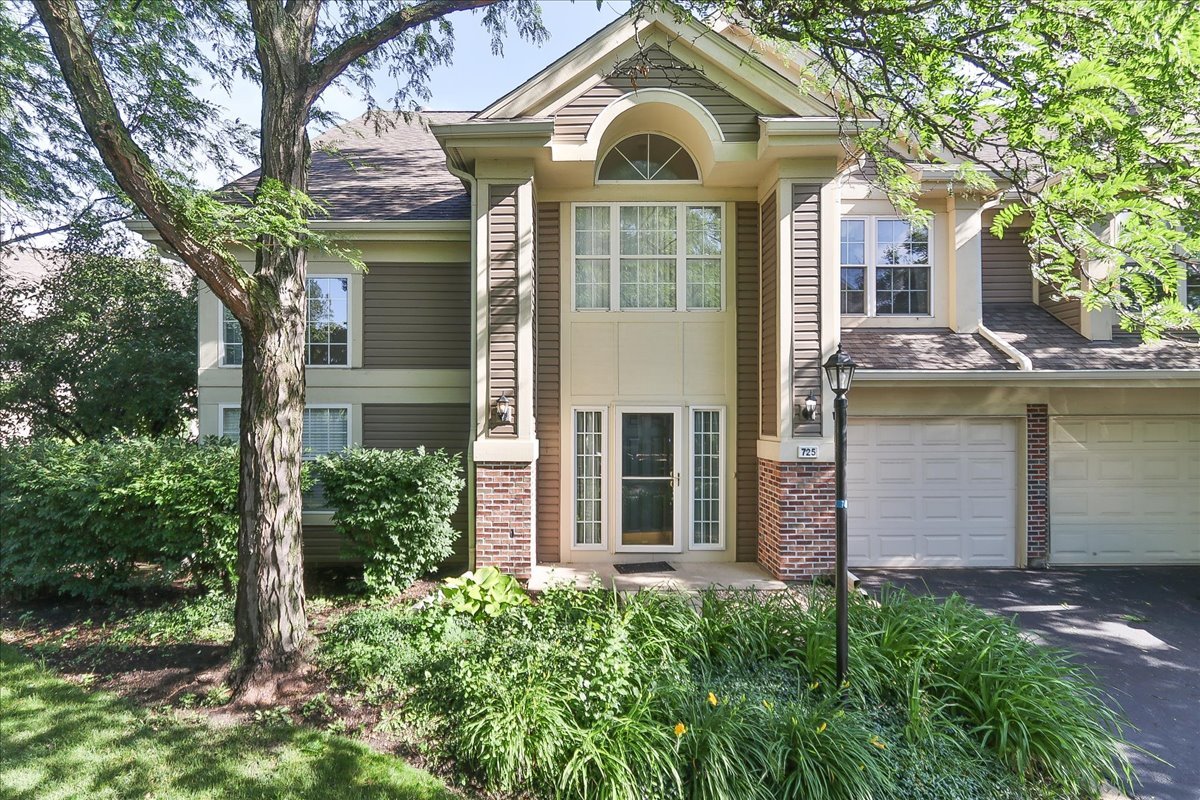 725 Deep Wood Court Property Photo 1