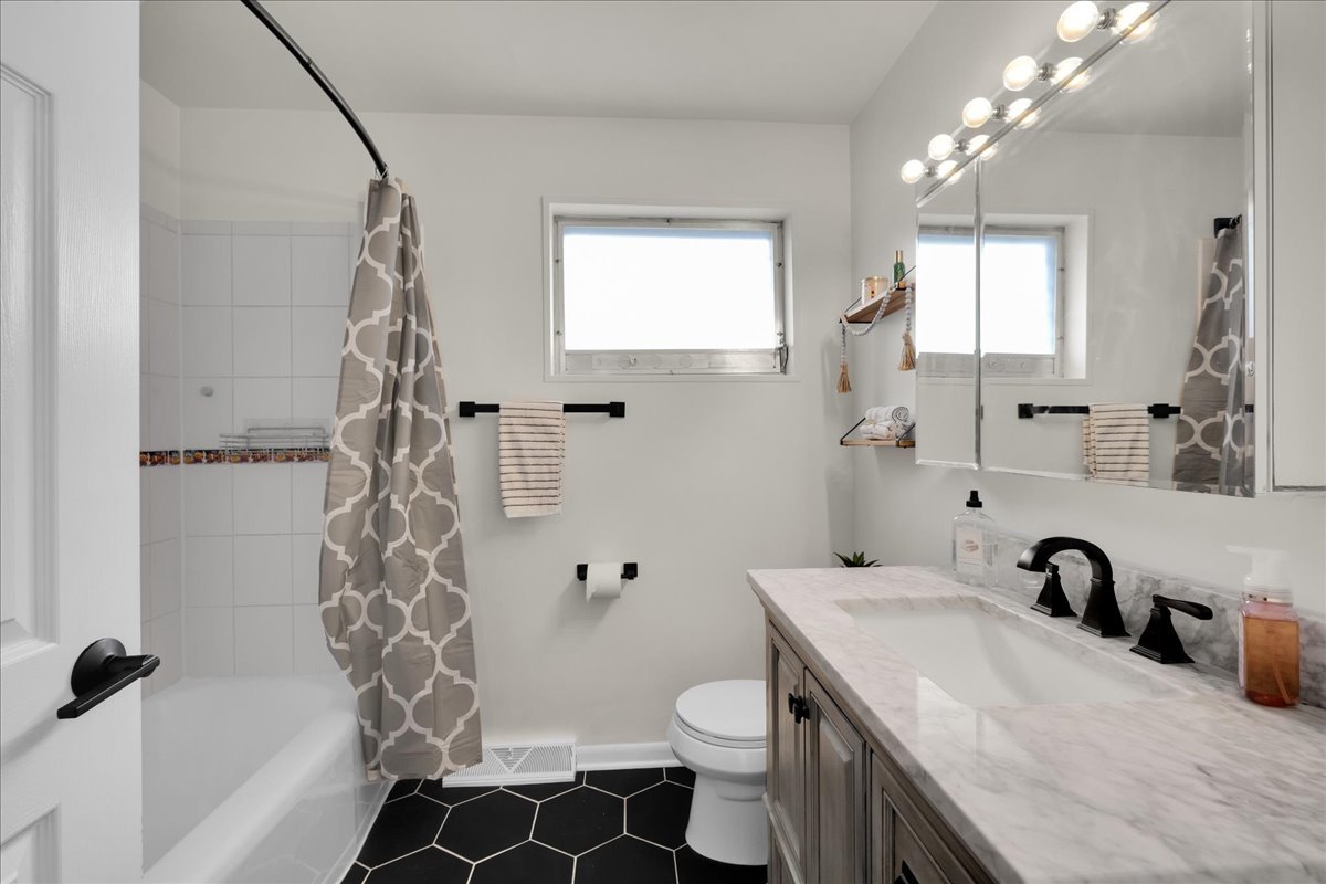 707 S Gables Boulevard Property Photo 22