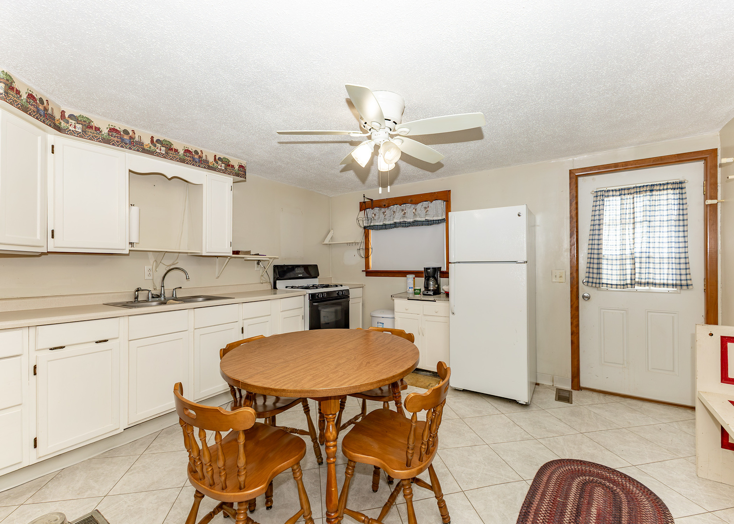 6888 E 1200th Street Property Photo 11