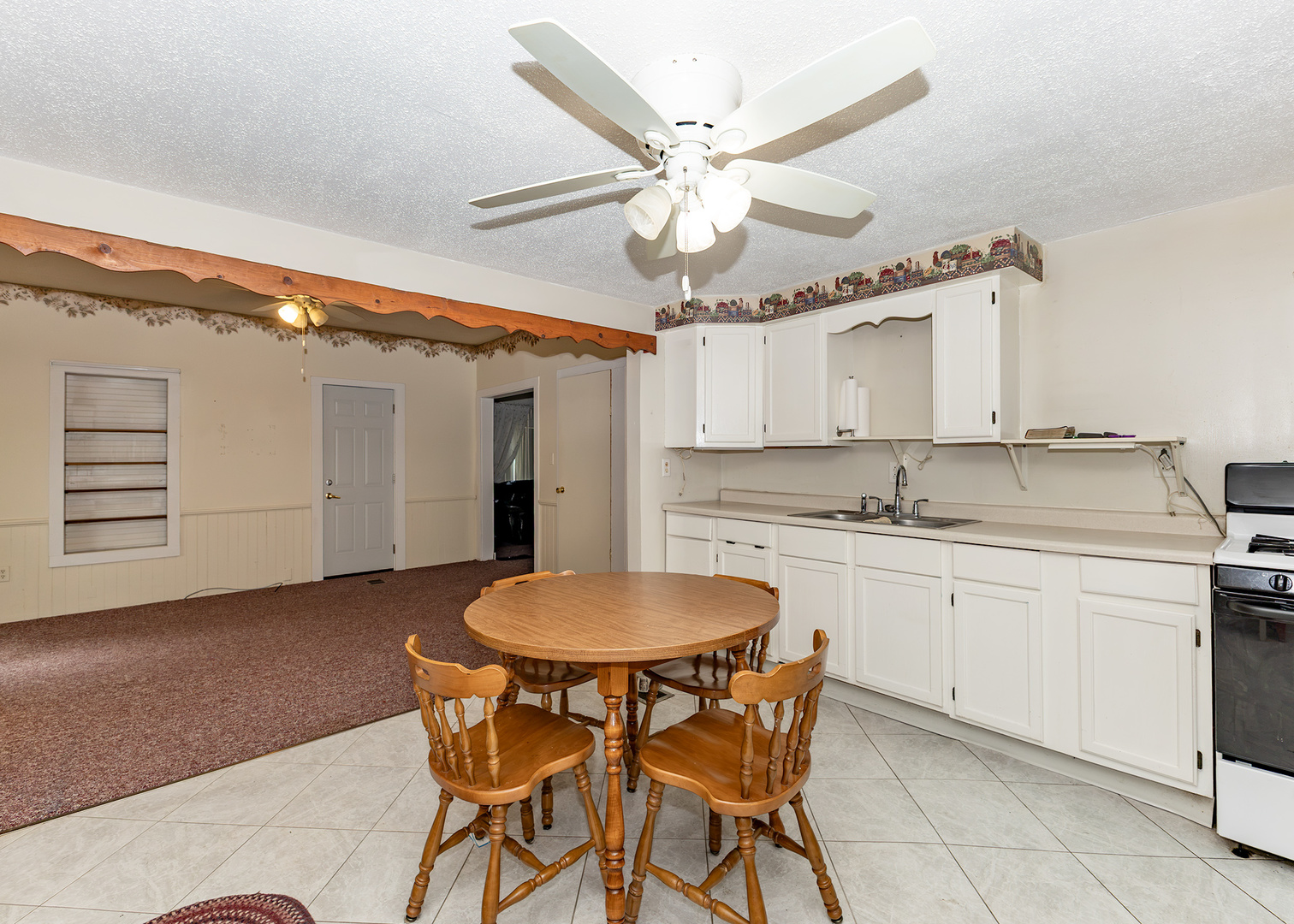 6888 E 1200th Street Property Photo 12