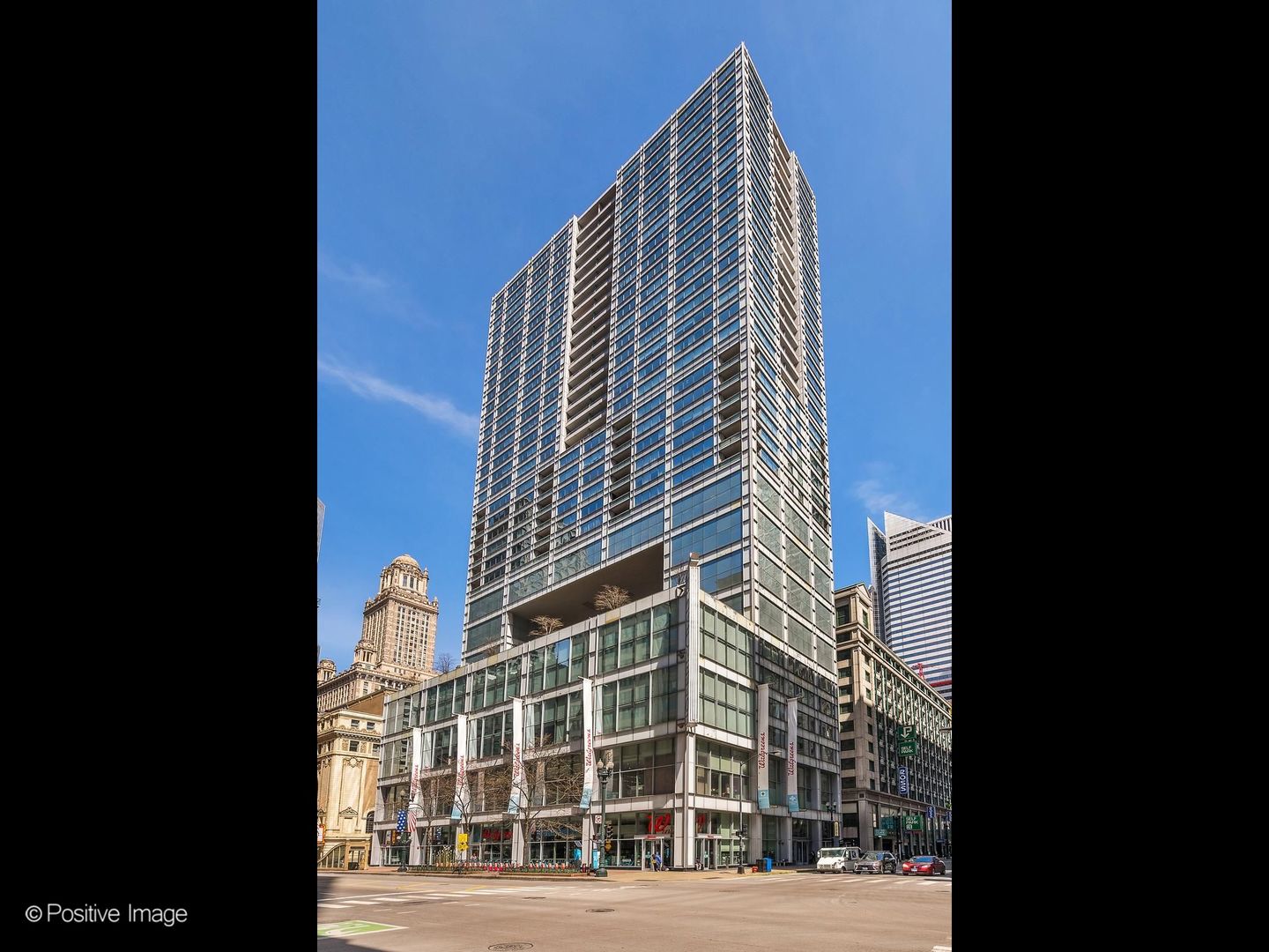 8 E RANDOLPH Street 2105 Property Photo 1