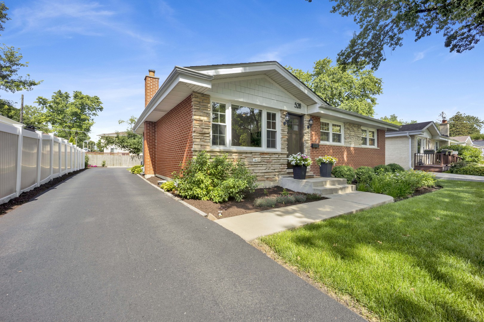 528 Kipling Court Property Photo 3