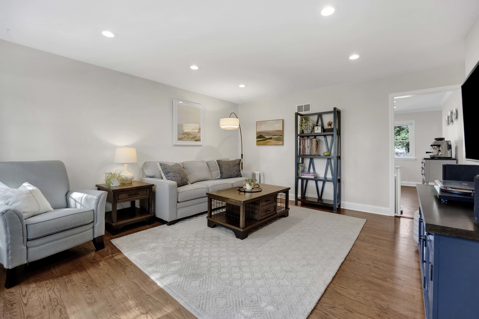 528 Kipling Court Property Photo 4