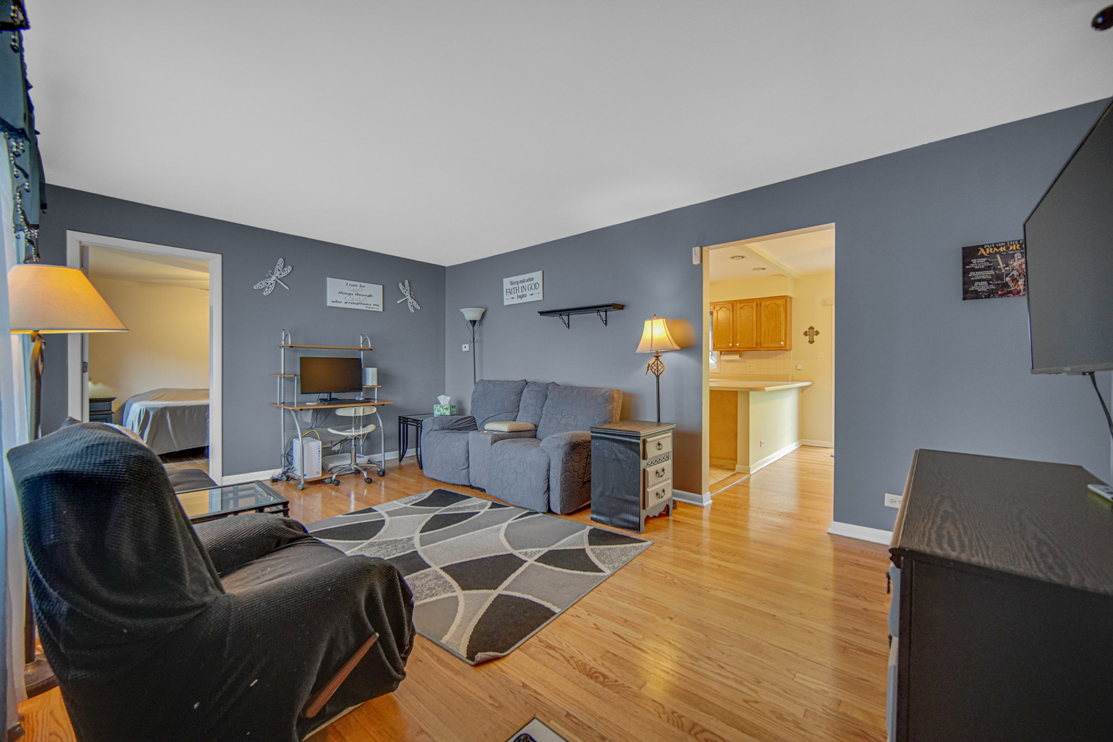 7529 W 103rd Street Property Photo 5