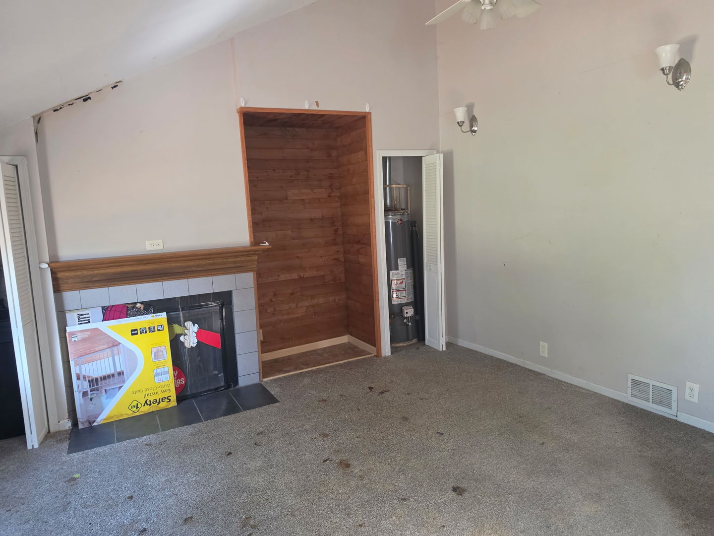 8404 Dorr Road Property Photo 4