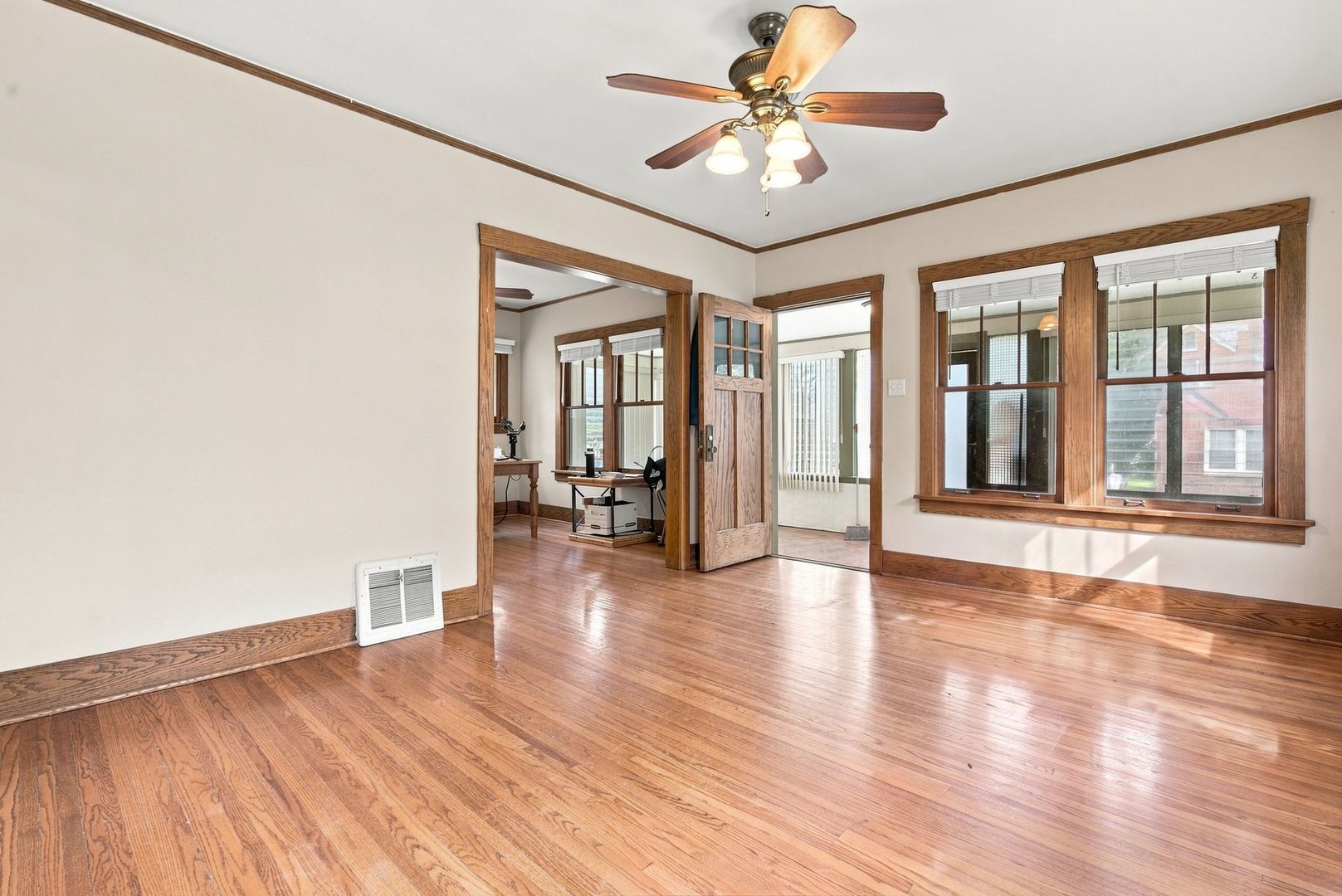 30 S Commonwealth Avenue Property Photo 4