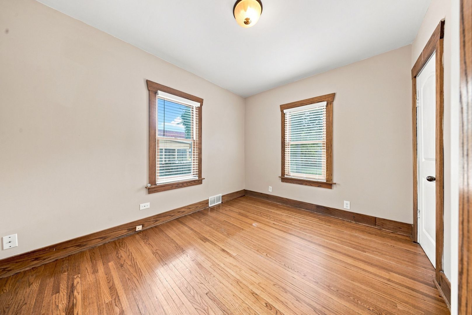 30 S Commonwealth Avenue Property Photo 15