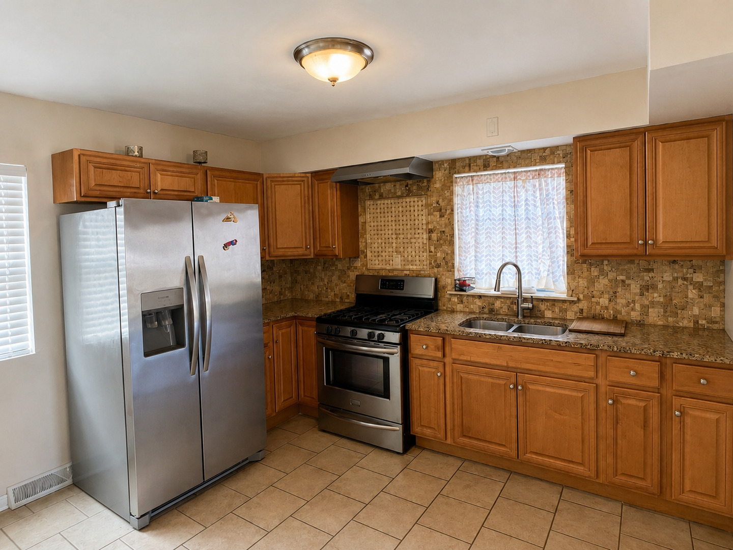8124 S Wabash Avenue Property Photo 3