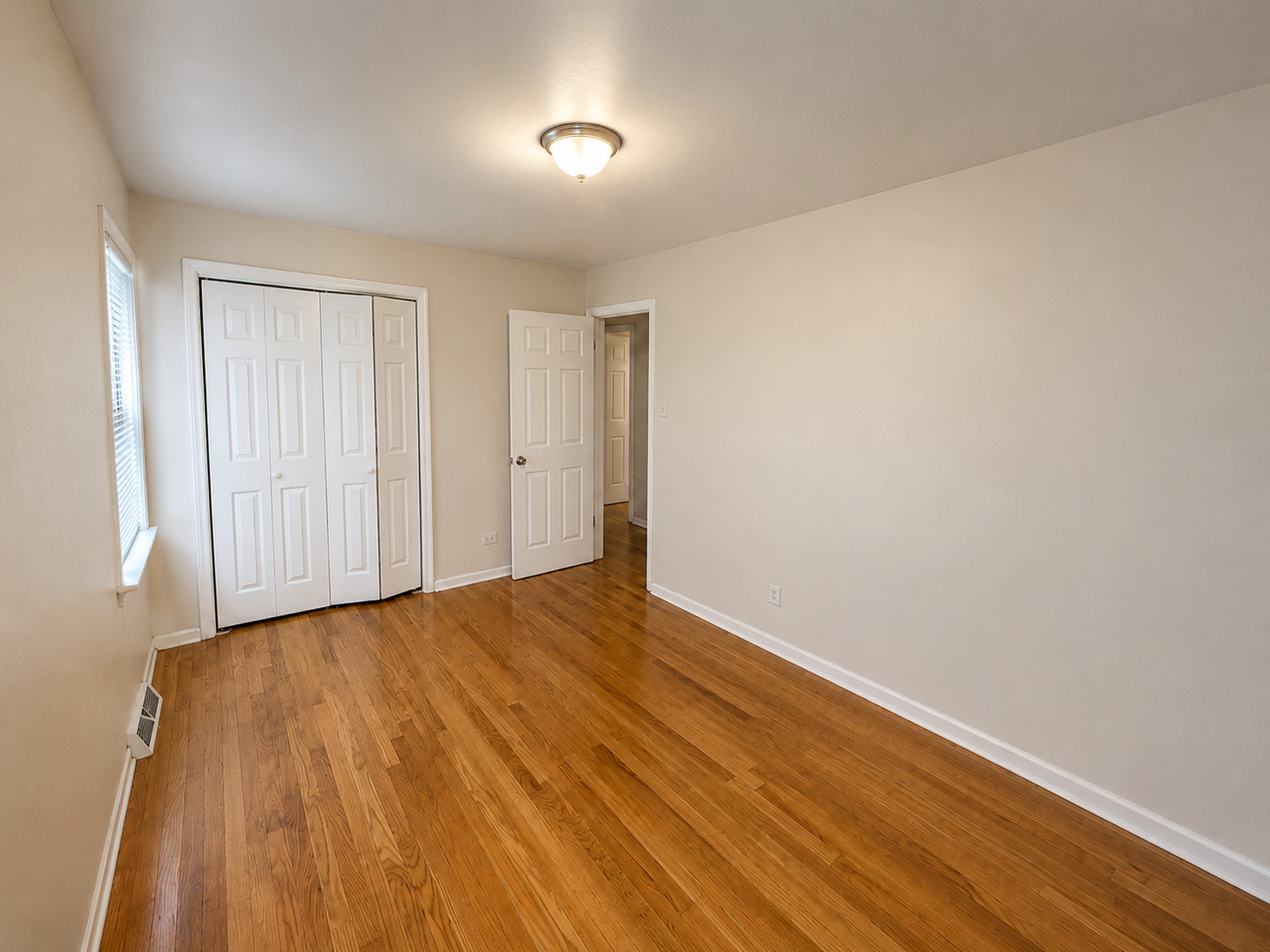 8124 S Wabash Avenue Property Photo 6