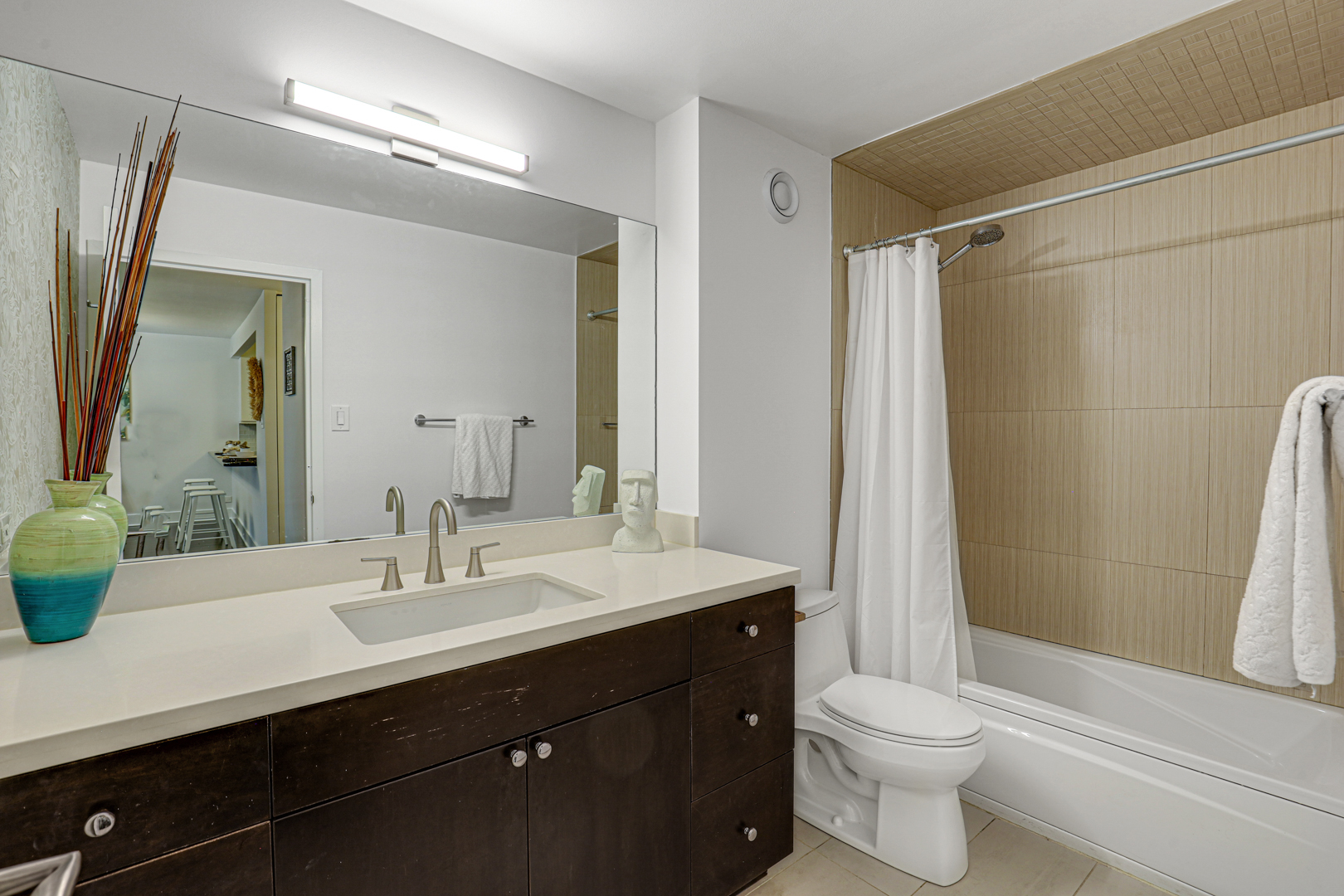 211 E Ohio Street 1108 Property Photo 14