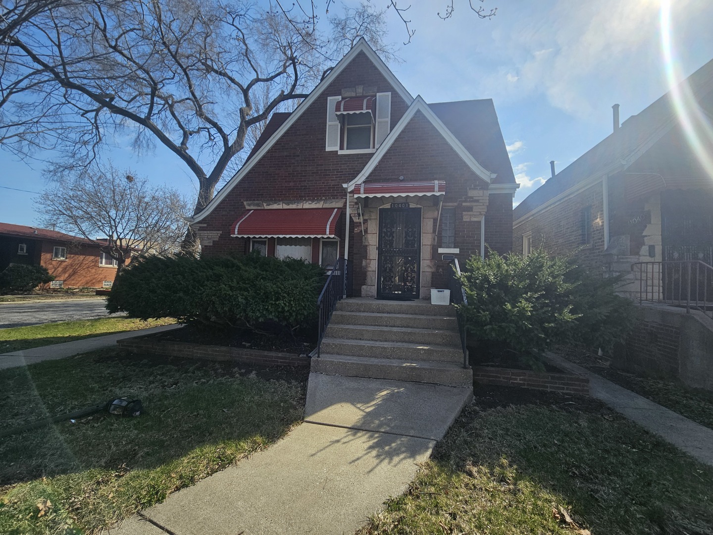 10401 S Forest Avenue Property Photo 1