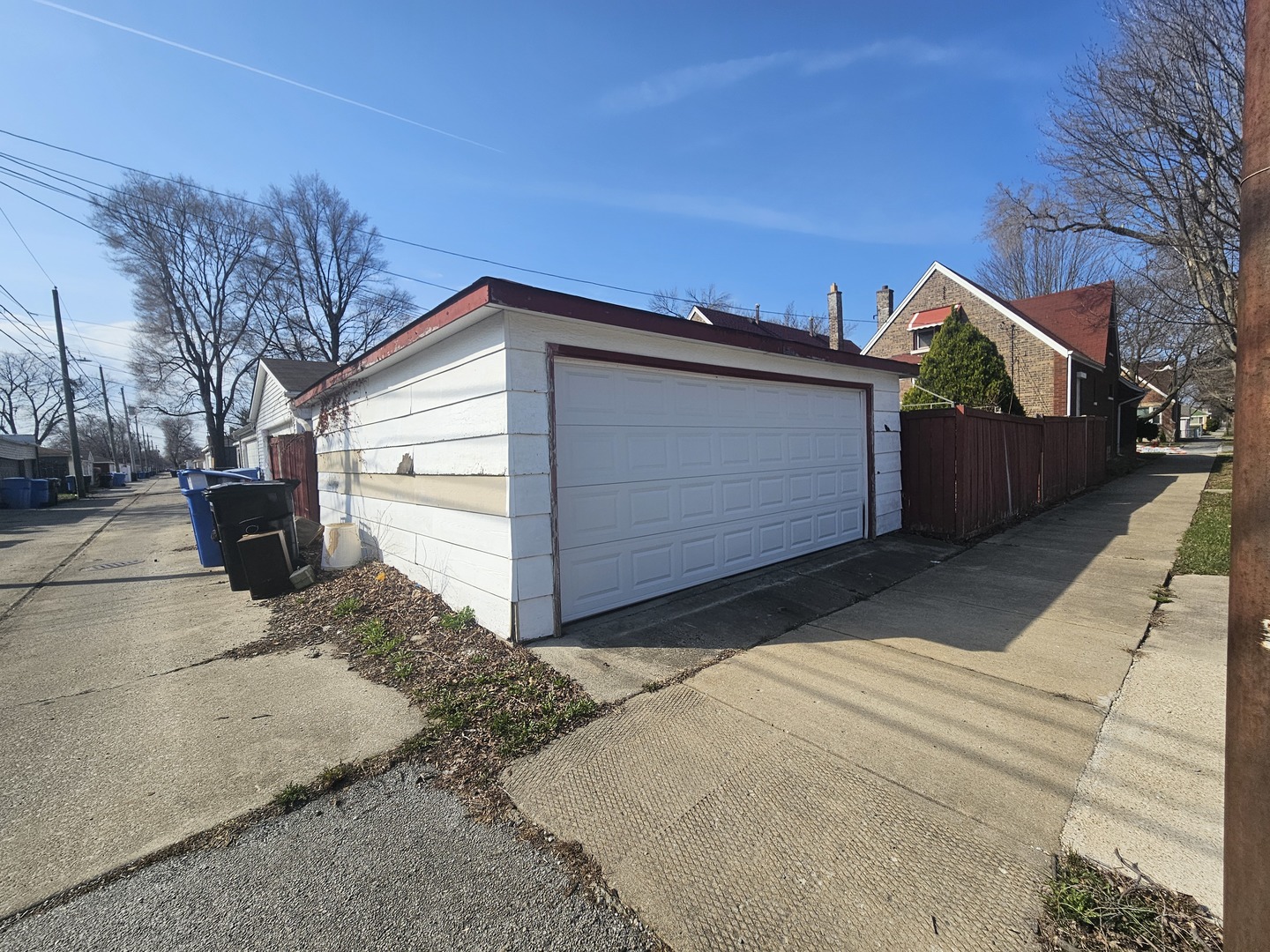 10401 S Forest Avenue Property Photo 4