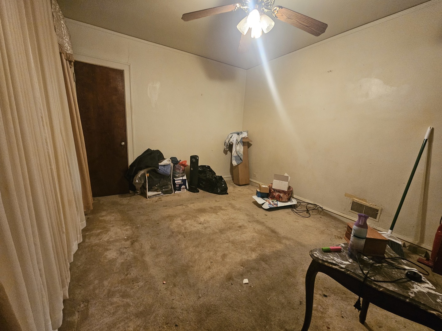 10401 S Forest Avenue Property Photo 8