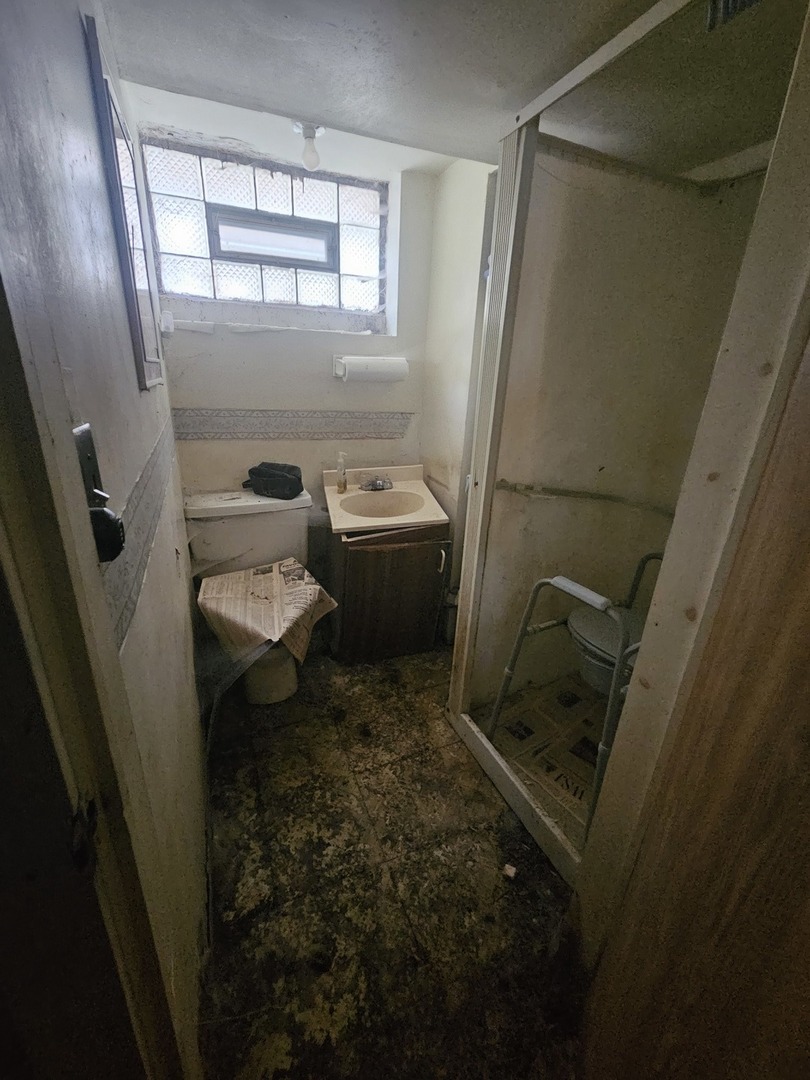 10401 S Forest Avenue Property Photo 22