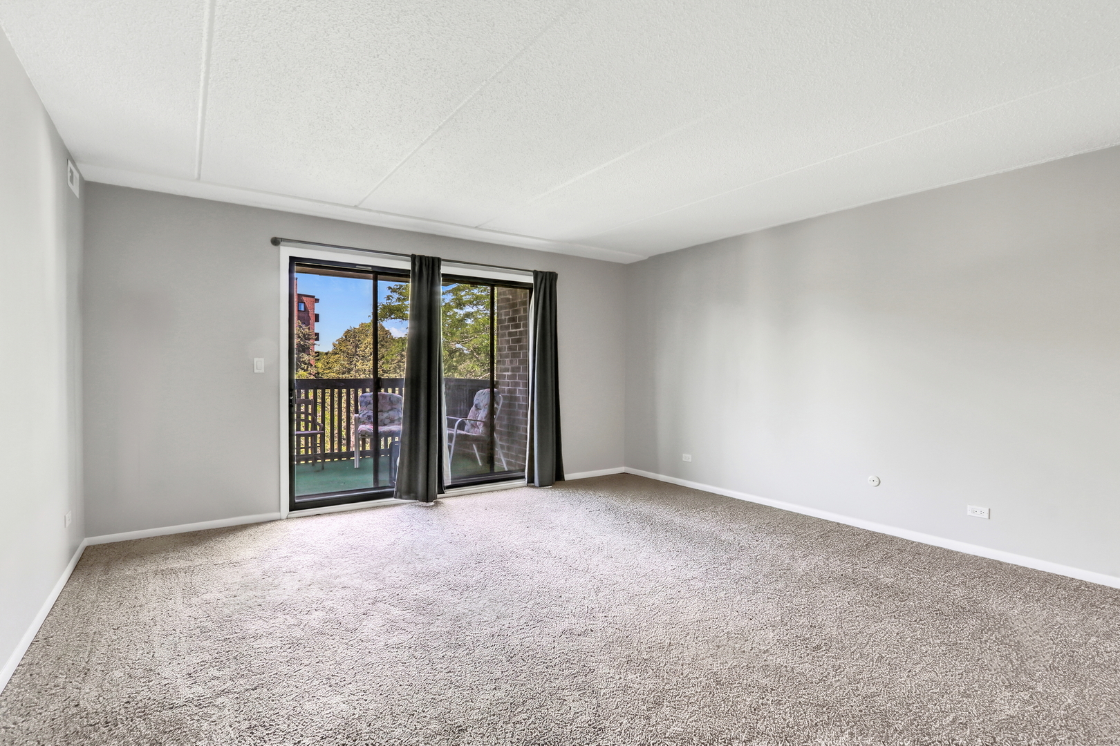 917 Vose Drive 405 Property Photo 5