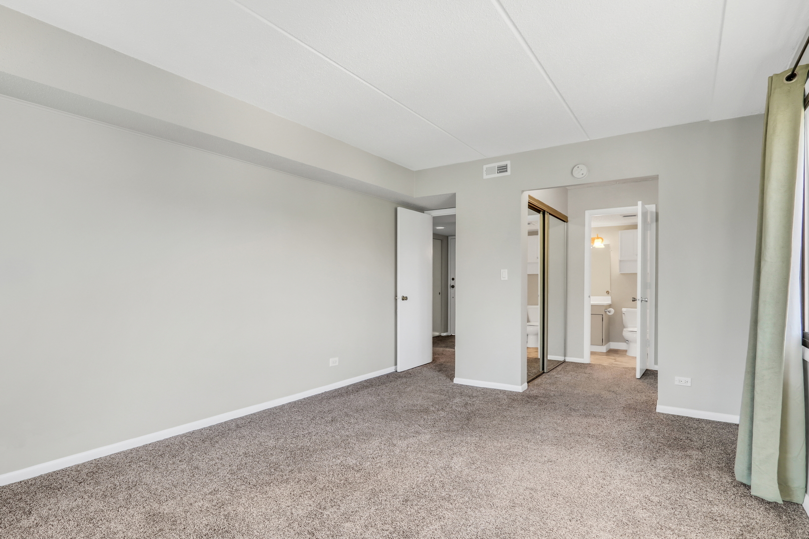 917 Vose Drive 405 Property Photo 13