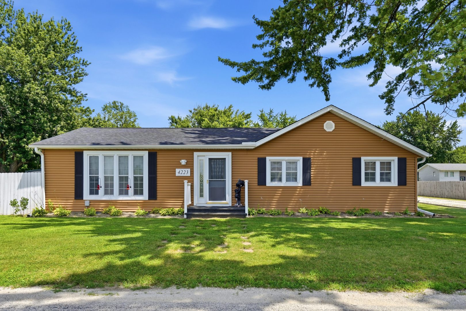 4223 193rd Street Property Photo 3