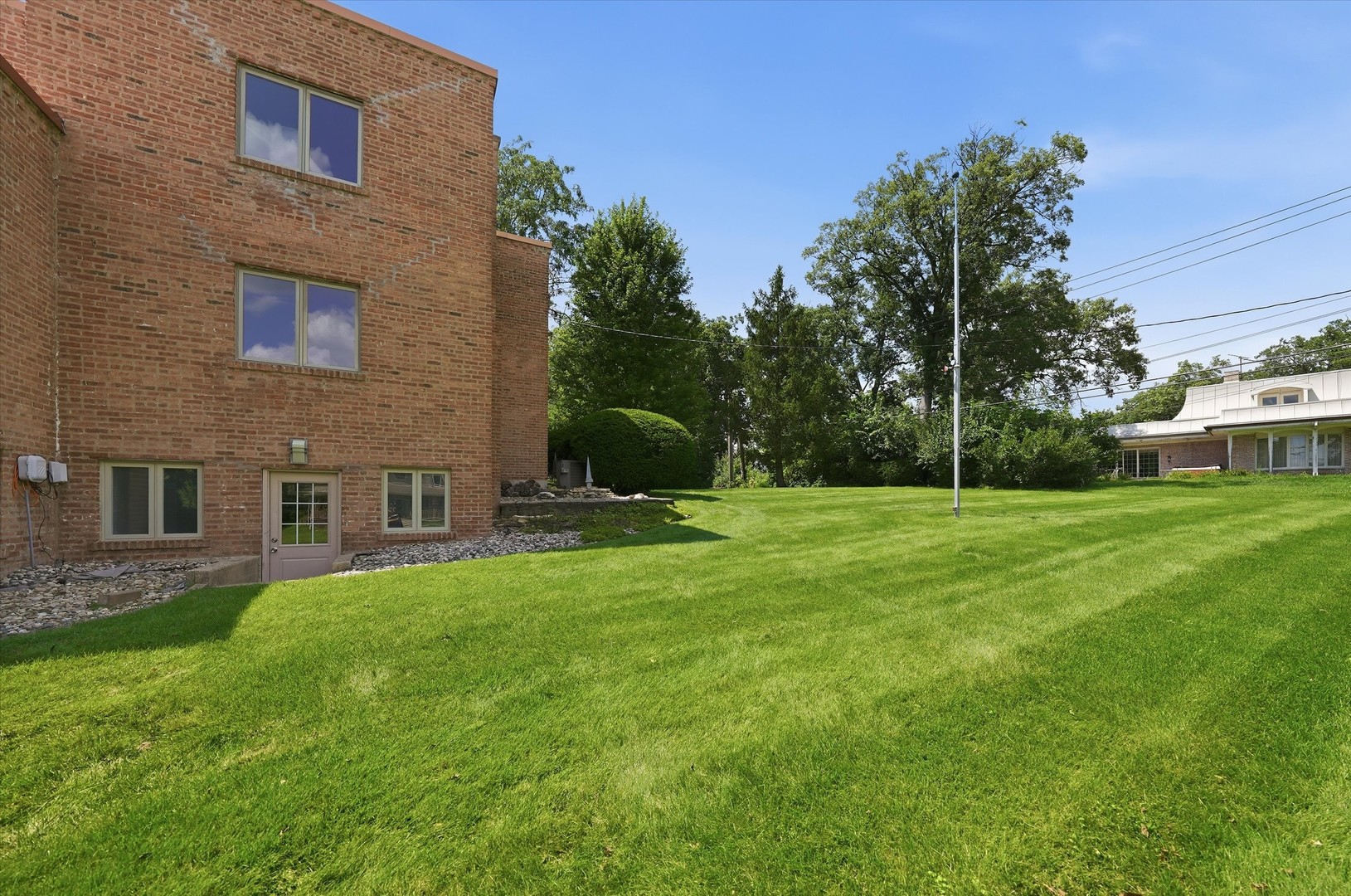 459 Aberdeen Drive Property Photo 25