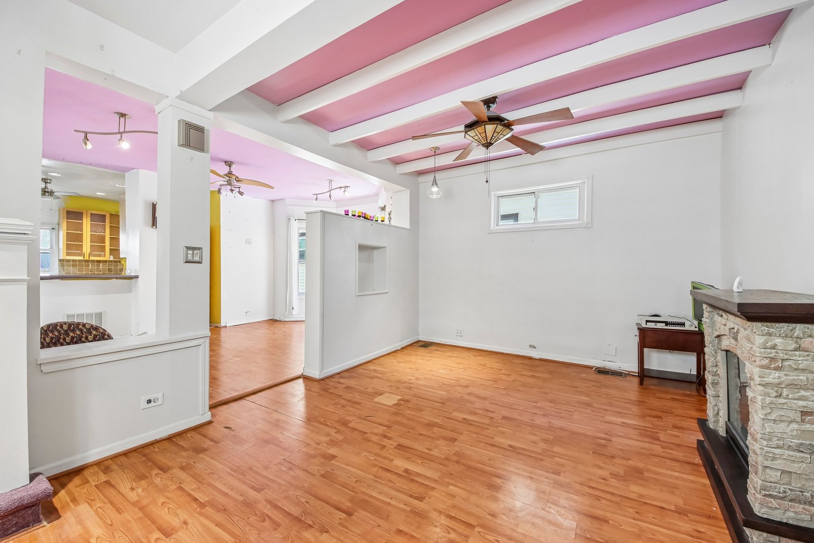 3819 N Kilpatrick Avenue Property Photo 8