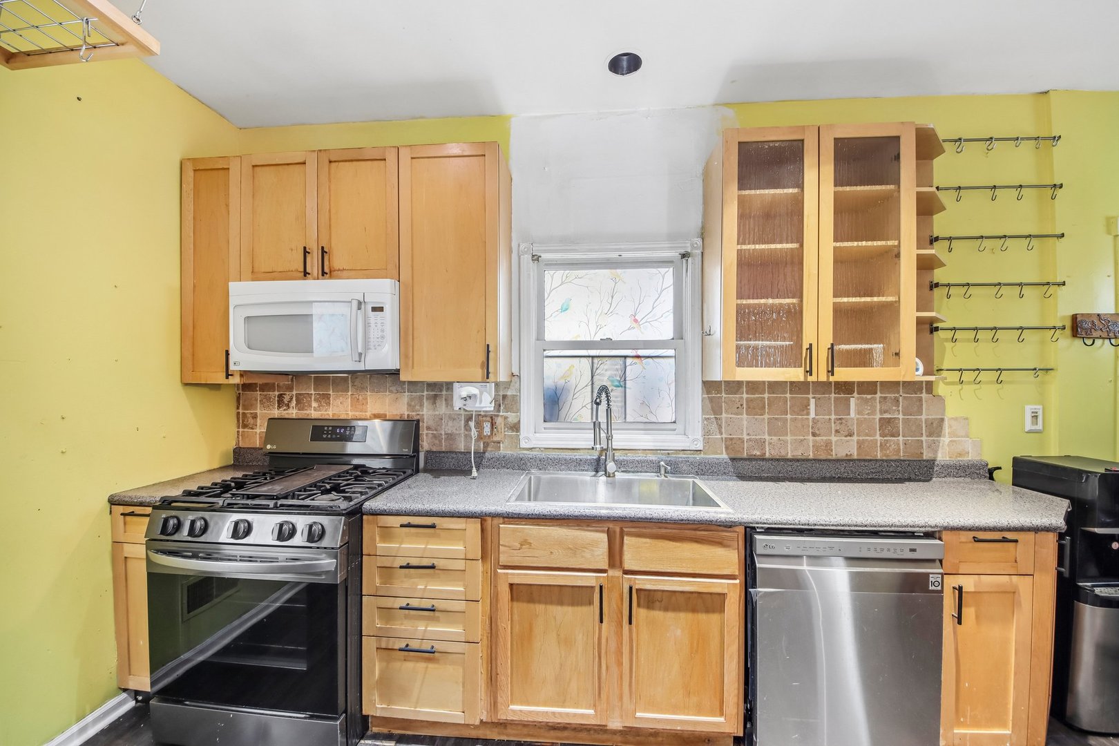 3819 N Kilpatrick Avenue Property Photo 15