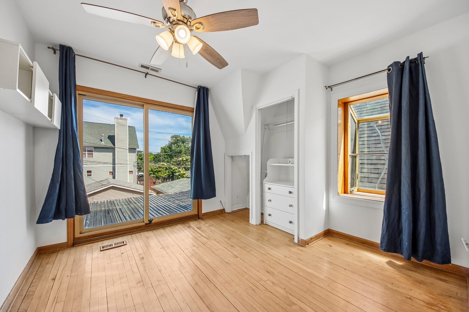 3819 N Kilpatrick Avenue Property Photo 24