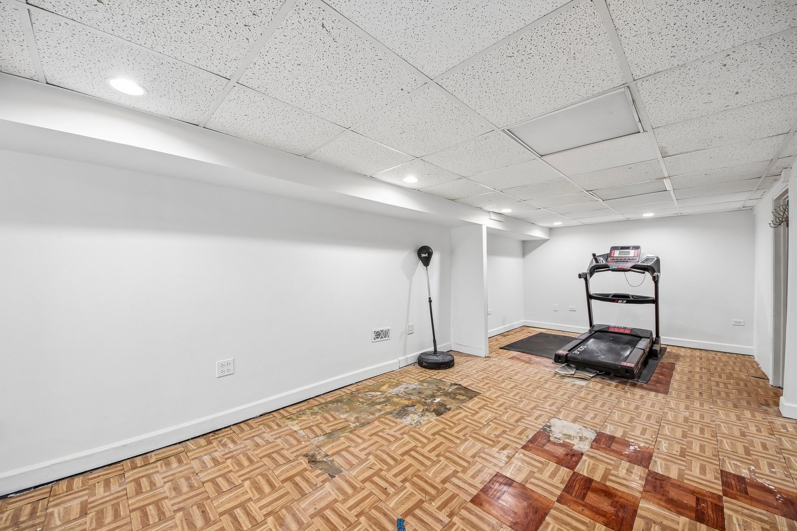 3819 N Kilpatrick Avenue Property Photo 37