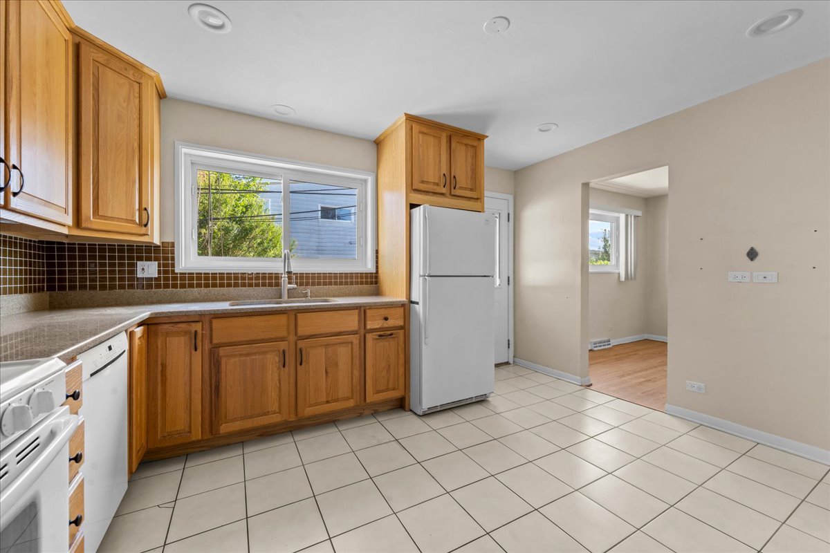 8713 N National Avenue Property Photo 6