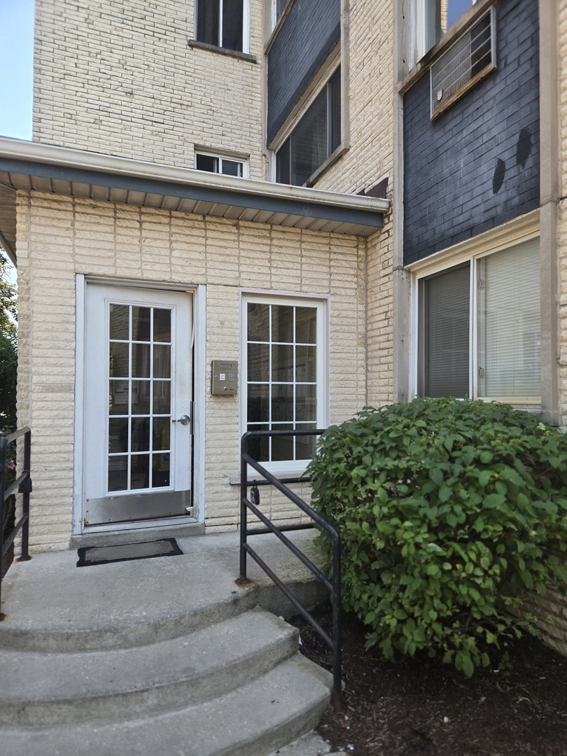 4976 N MILWAUKEE Avenue 103 Property Photo 1