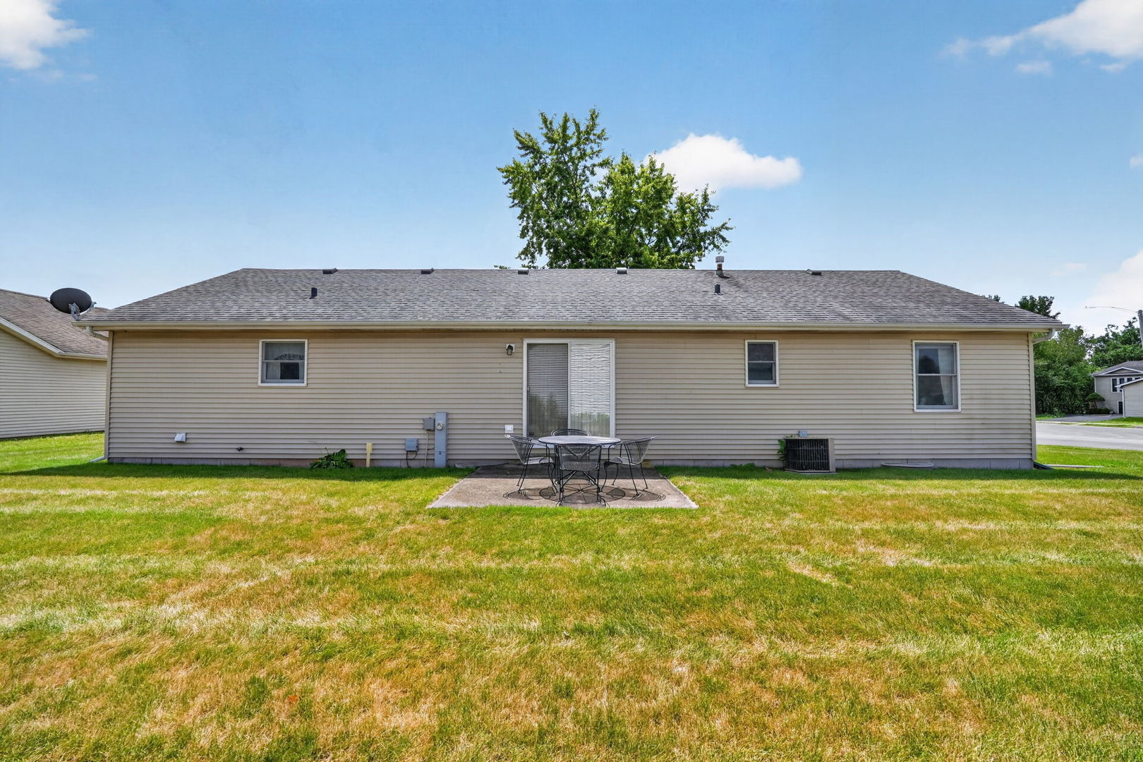 1227 University Drive Property Photo 4