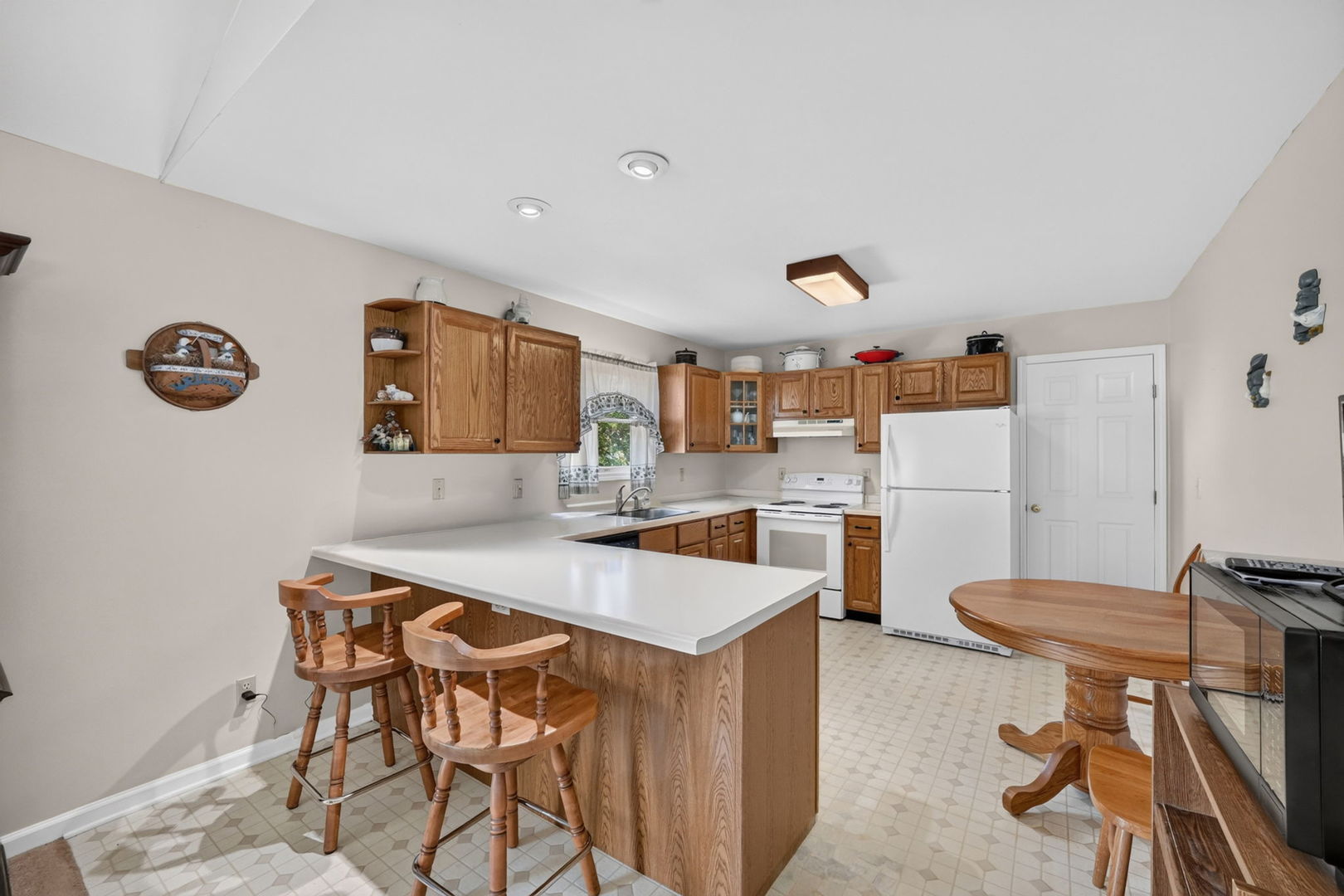 1227 University Drive Property Photo 14