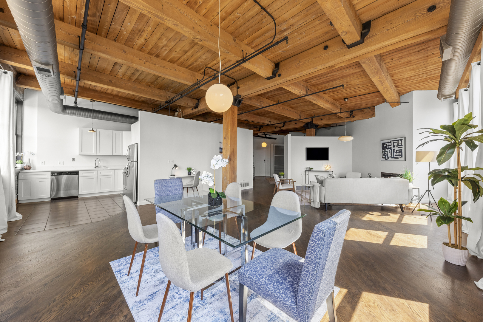 913 W Van Buren Street 5d Property Photo 14