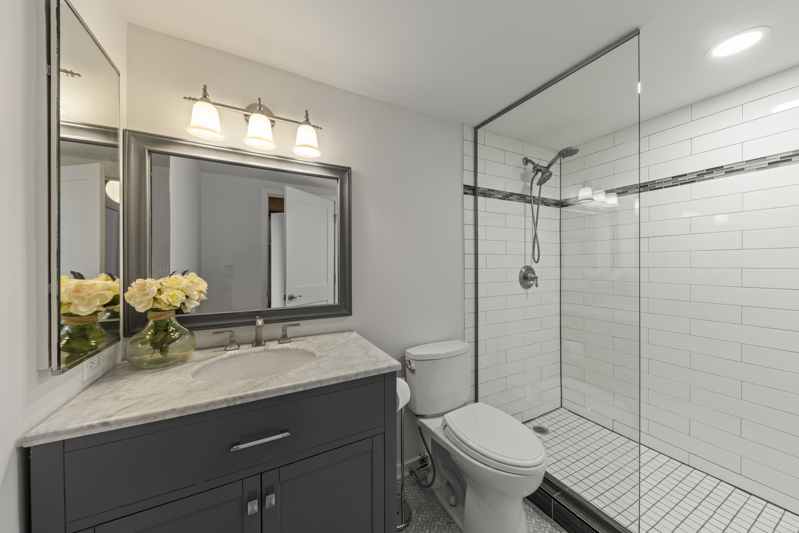 913 W Van Buren Street 5d Property Photo 19