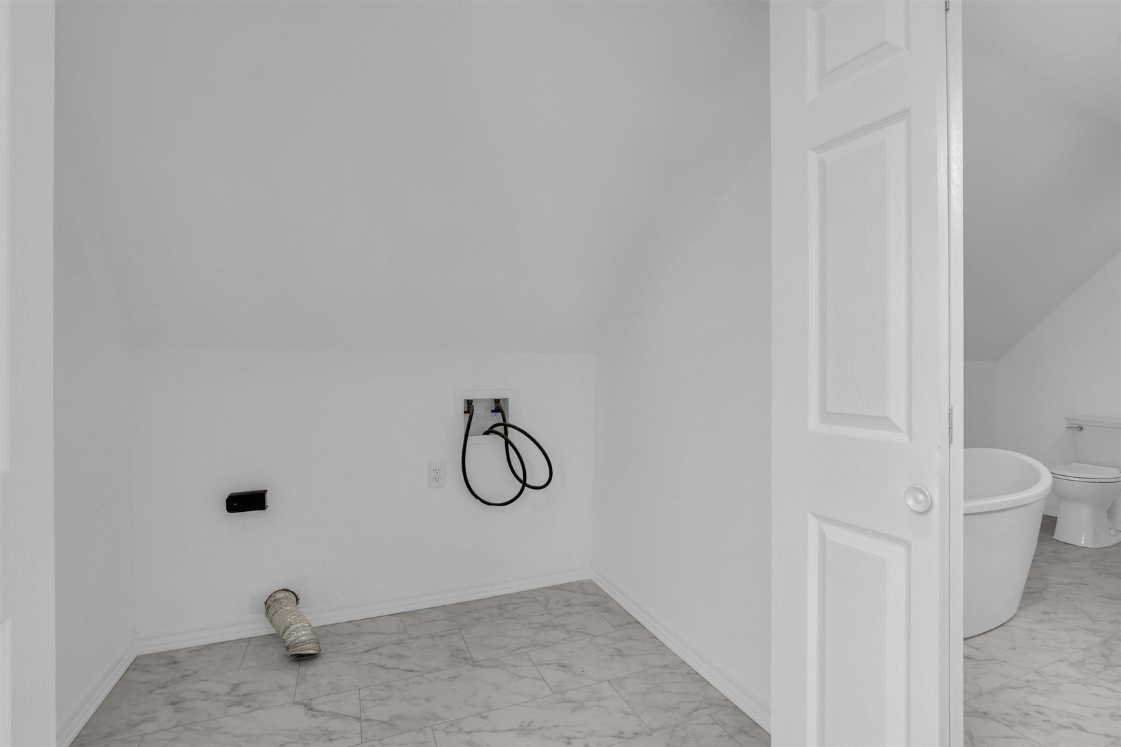 202 E Daggy Street Property Photo 41