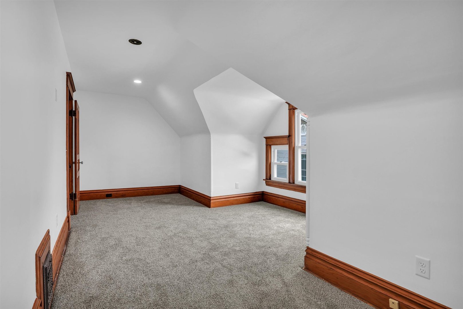 202 E Daggy Street Property Photo 54