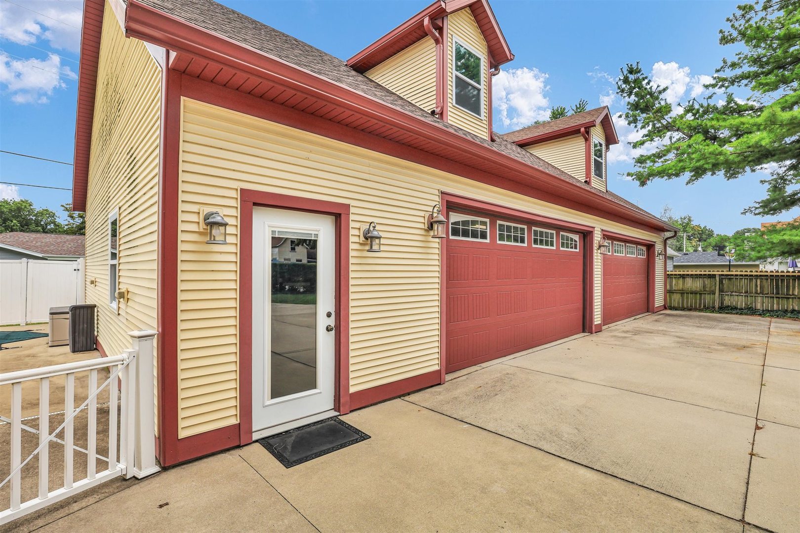 202 E Daggy Street Property Photo 59