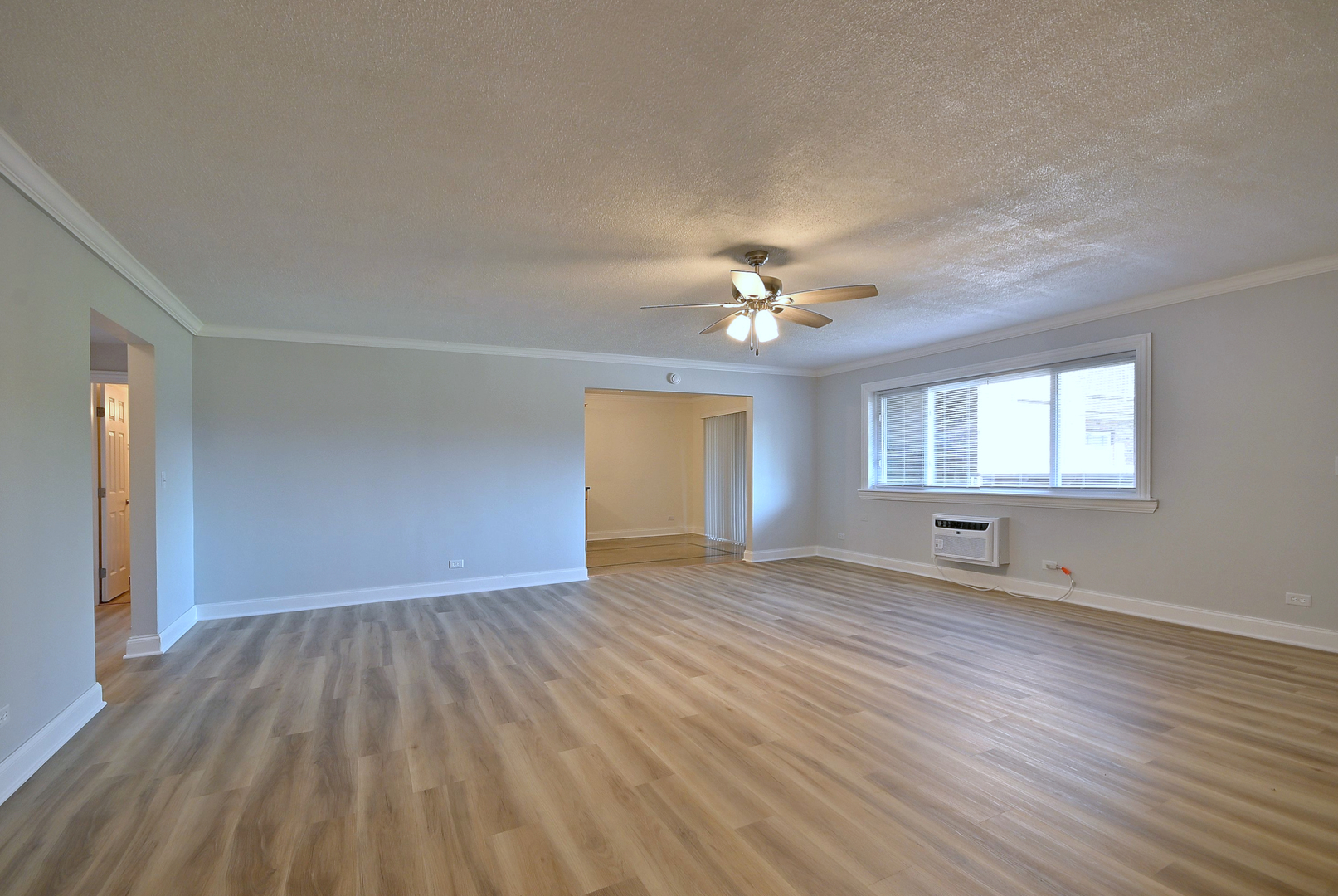 600 S York Street 2b Property Photo 4