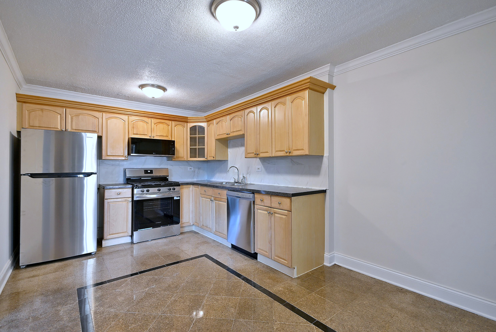 600 S York Street 2b Property Photo 7