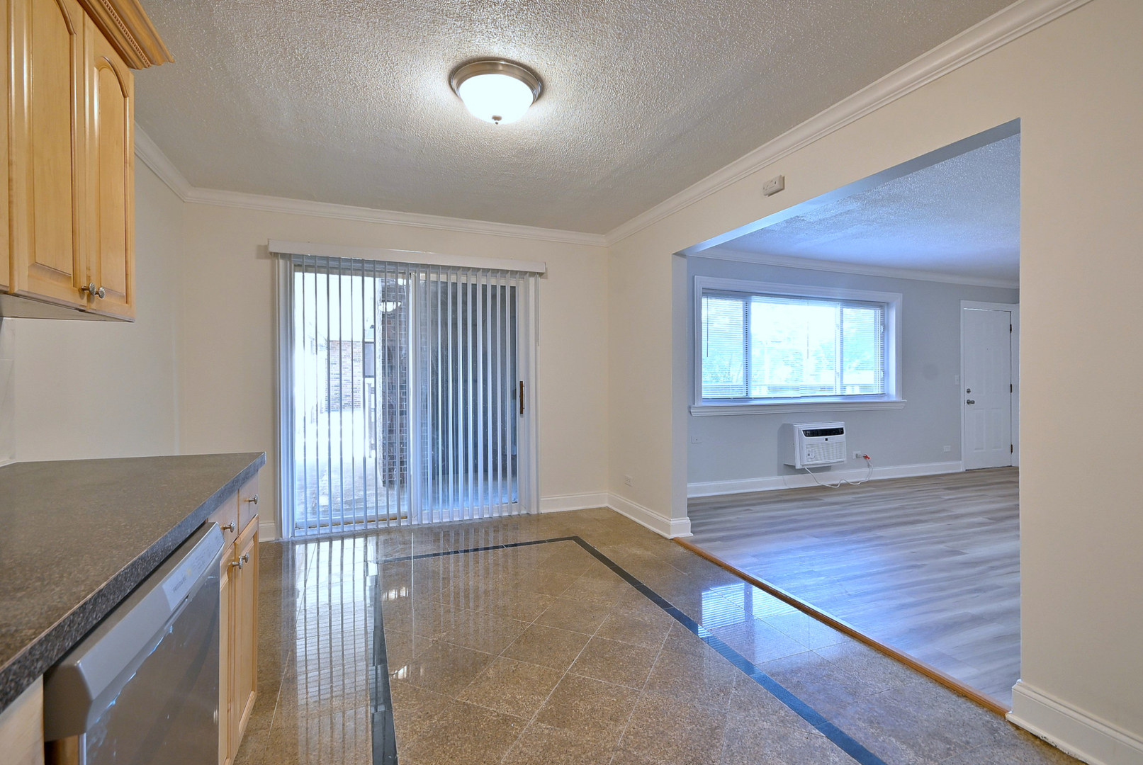 600 S York Street 2b Property Photo 12