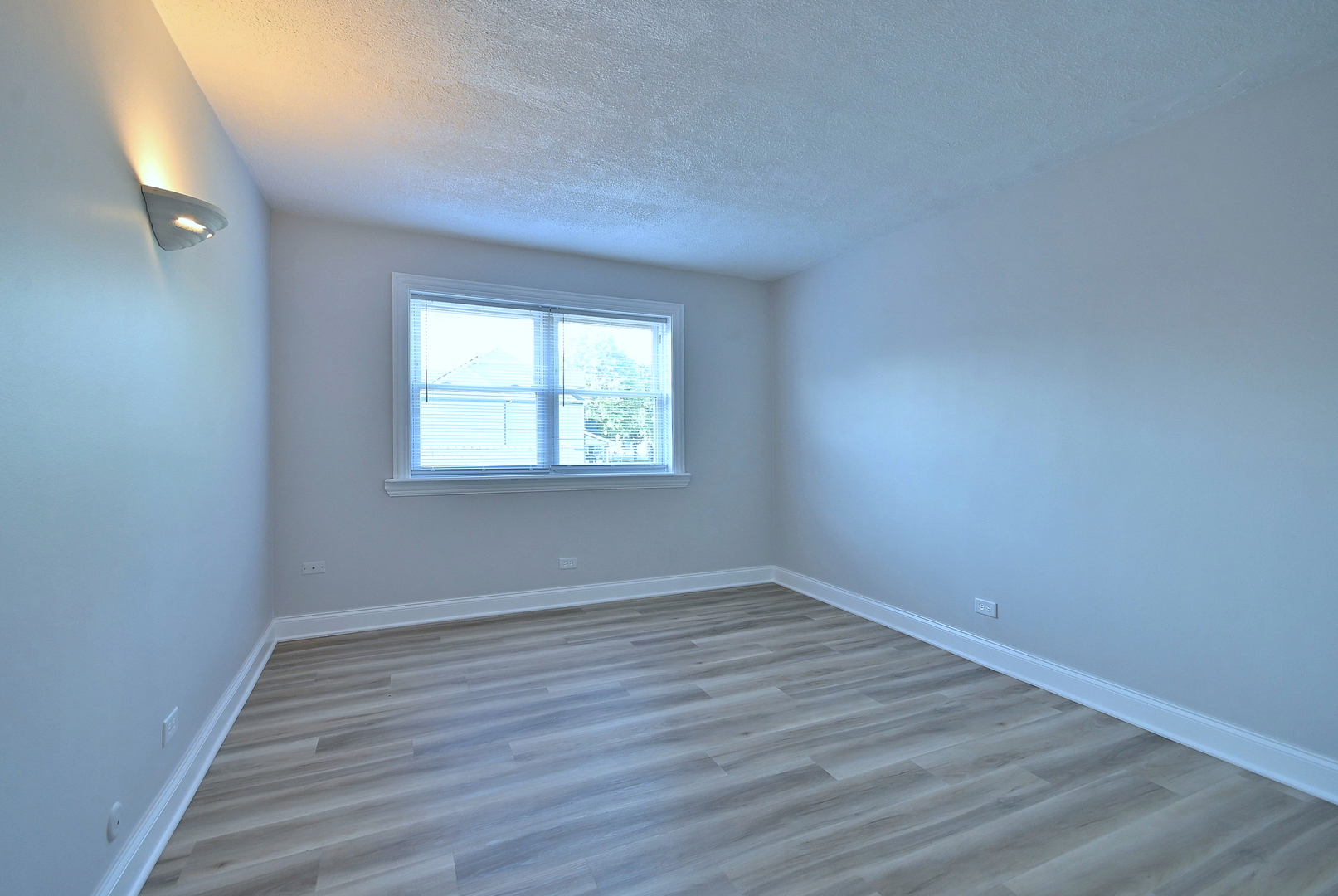 600 S York Street 2b Property Photo 13
