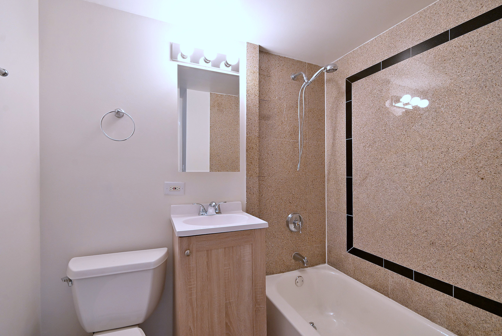 600 S York Street 2b Property Photo 16