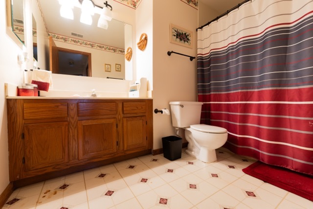737 W Streamwood Boulevard B Property Photo 14