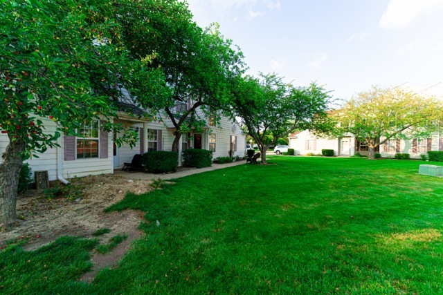 737 W Streamwood Boulevard B Property Photo 21