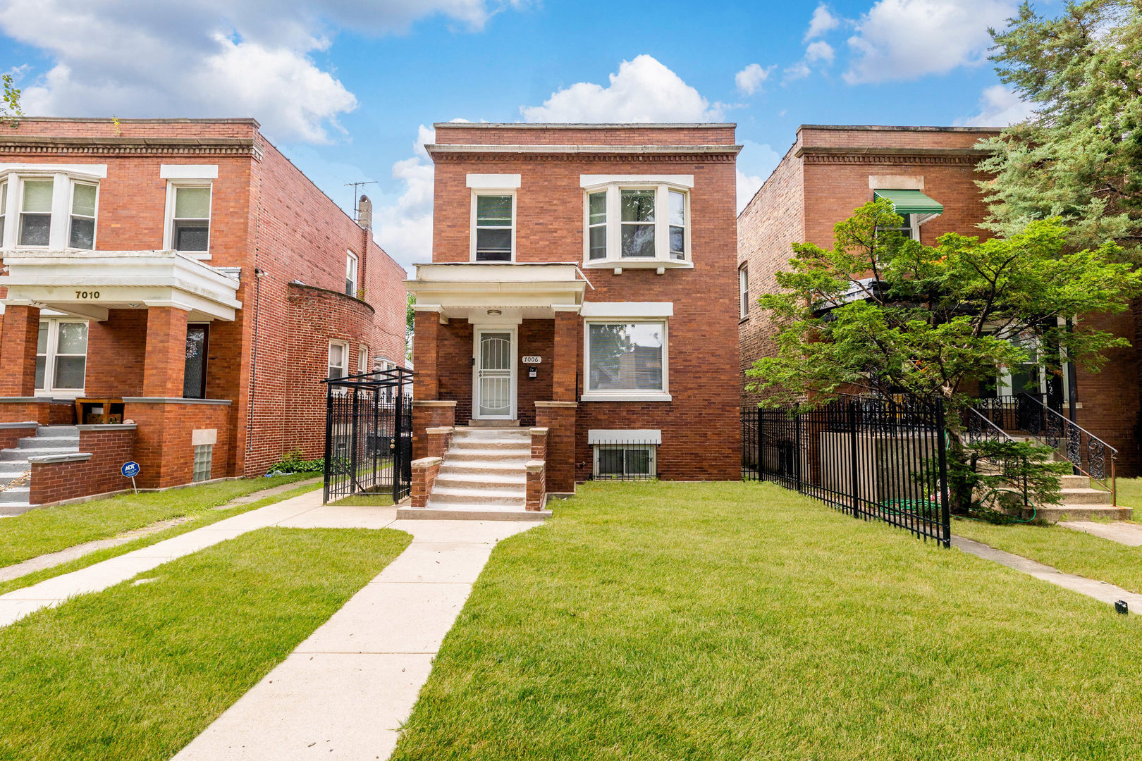 7006 S Calumet Avenue Property Photo 2